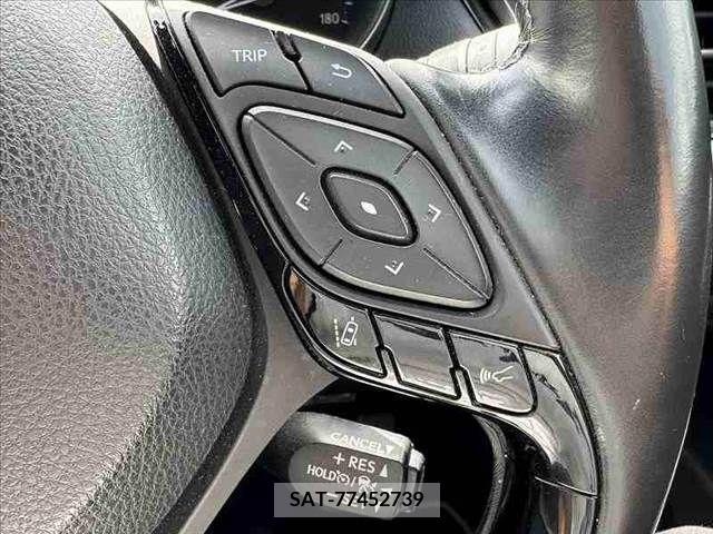 Toyota C-HR 2018-03 383098-6
