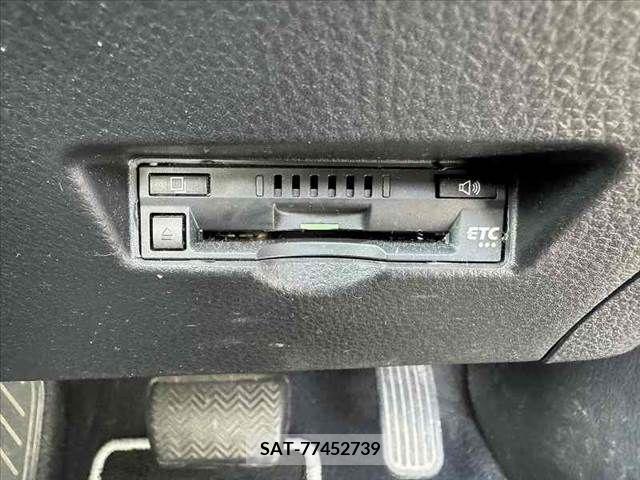 Toyota C-HR 2018-03 383098-5