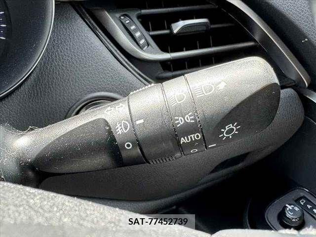 Toyota C-HR 2018-03 383098-22