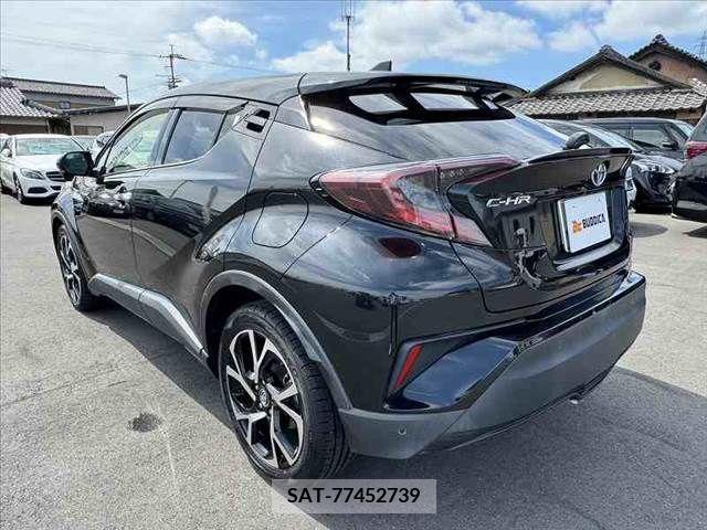 Toyota C-HR 2018-03 383098-12