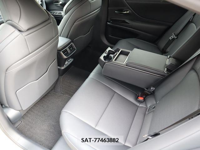 Lexus ES 2019-07 275258-11