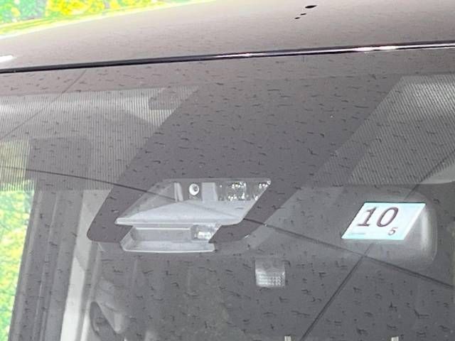Toyota VOXY 2016-10 187890-4