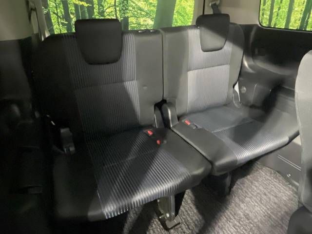 Toyota VOXY 2016-10 187890-10