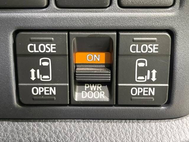 Toyota VOXY 2016-10 187890-2