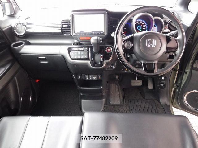 Honda N BOX SLASH 2019-05 212901-1