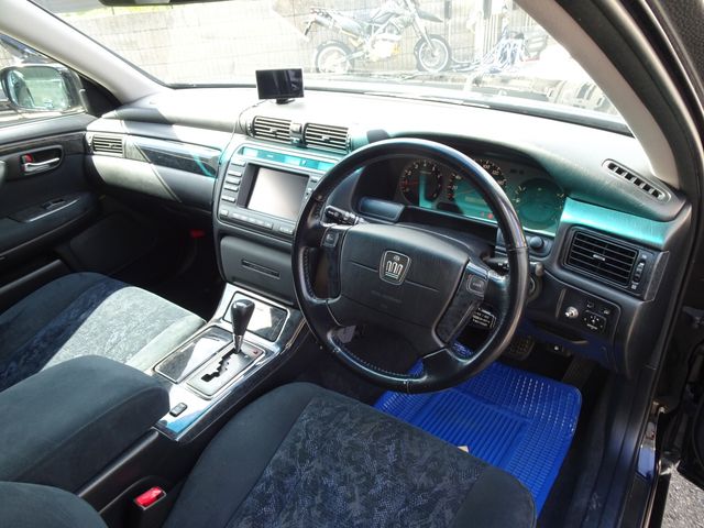 Toyota CROWN ESTATE 2005-02 6957-12