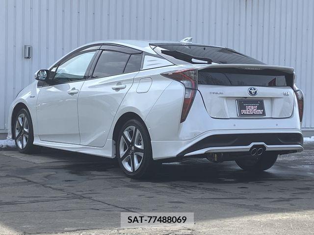 Toyota PRIUS 2016-04 214292-3