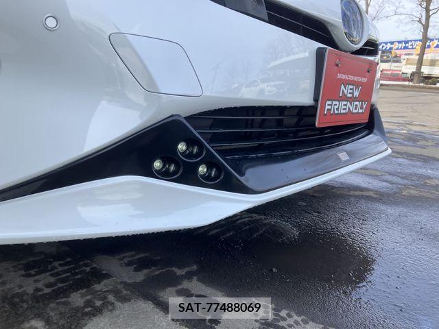 Toyota PRIUS 2016-04 214292-11