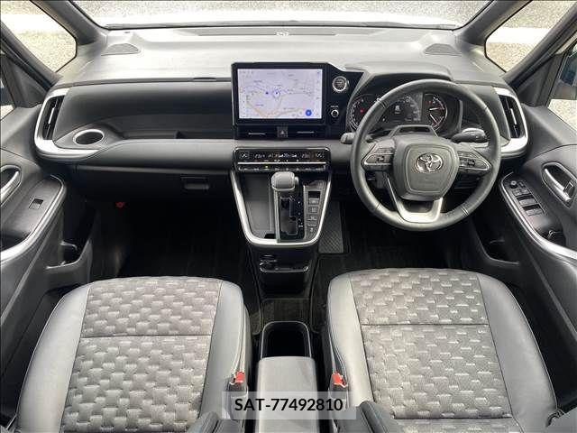 Toyota VOXY 2022-04 332816-1