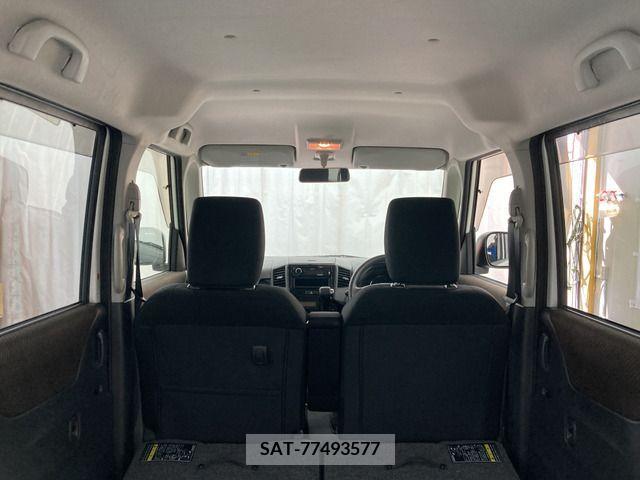 Nissan ROOX 2012-07 215579-18
