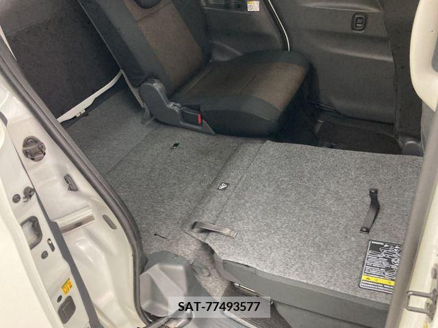 Nissan ROOX 2012-07 215579-13