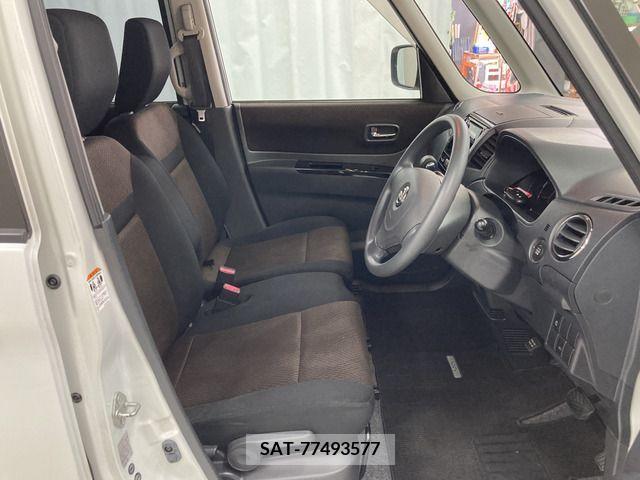Nissan ROOX 2012-07 215579-6