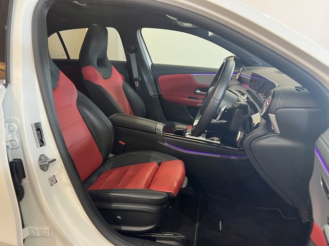 Mercedes Benz A-CLASS 2018-12 184869-6