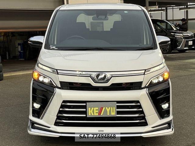 Toyota VOXY 2019-03 339079-4