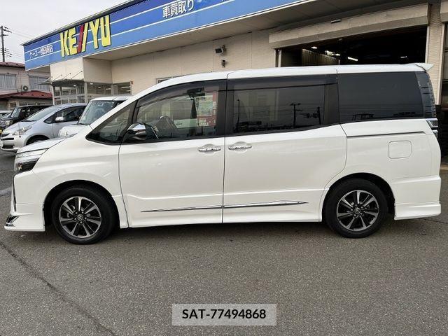 Toyota VOXY 2019-03 339079-8