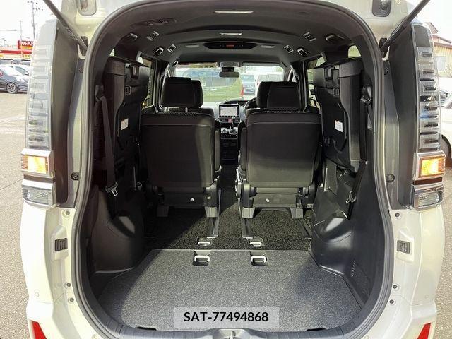 Toyota VOXY 2019-03 339079-14