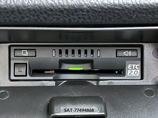 Toyota VOXY 2019-03 339079-20