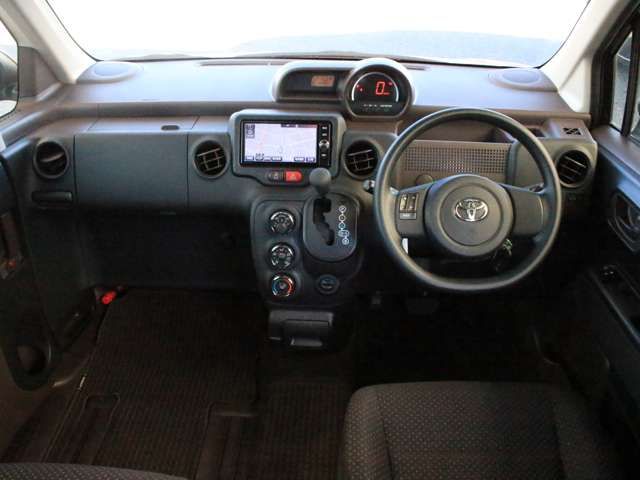 Toyota SPADE 2018-04 27968-1