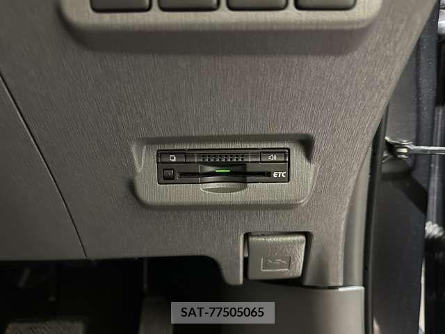 Toyota PRIUS ALPHA 2014-05 242693-19