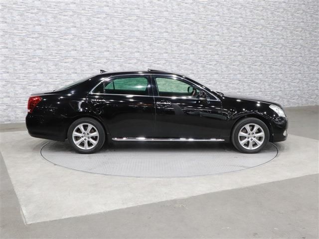 Toyota CROWN MAJESTA 2011-11 531-6
