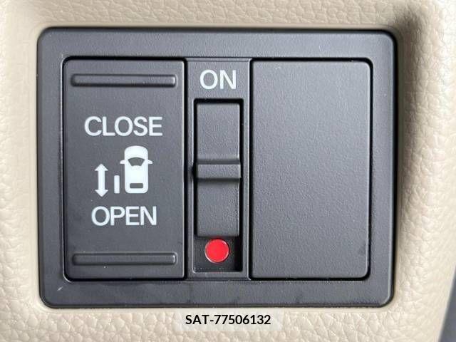 Honda N BOX 2017-10 239826-3