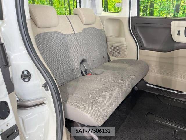 Honda N BOX 2017-10 239826-9