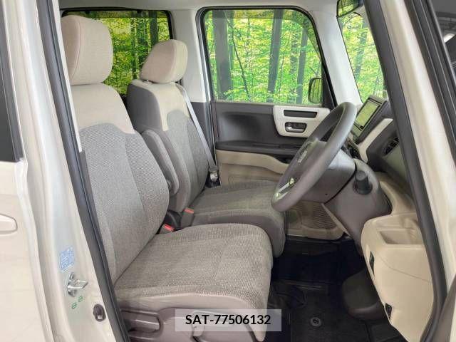 Honda N BOX 2017-10 239826-8