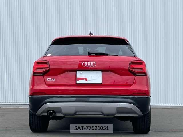 Audi Q2 2018-11 373980-5