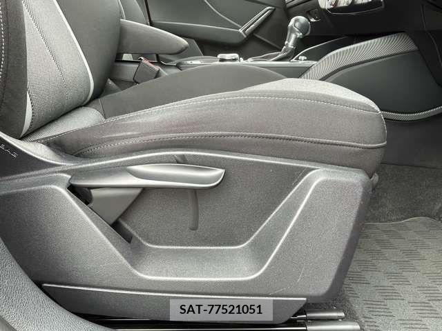 Audi Q2 2018-11 373980-12