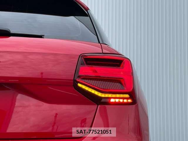 Audi Q2 2018-11 373980-10