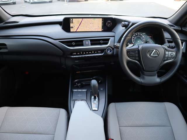 Lexus UX 2022-03 12122-7