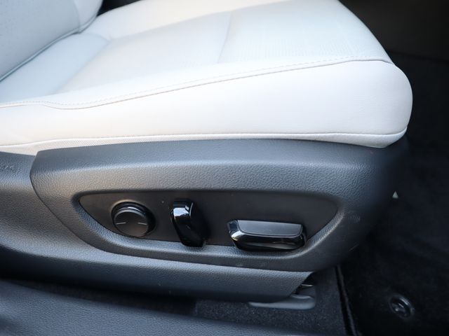 Lexus UX 2022-03 12122-18