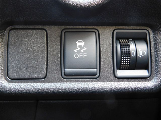 Nissan NOTE 2013-03 608-27