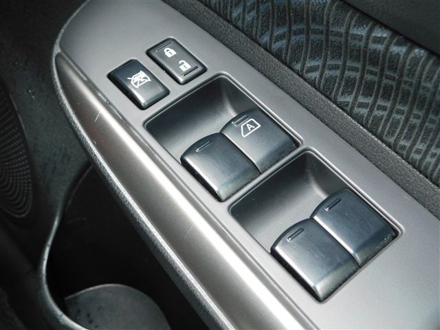 Nissan NOTE 2013-03 608-25