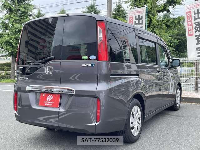 Honda STEP WGN 2016-07 380712-2