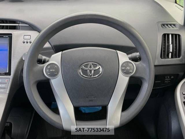 Toyota PRIUS 2013-12 336554-11