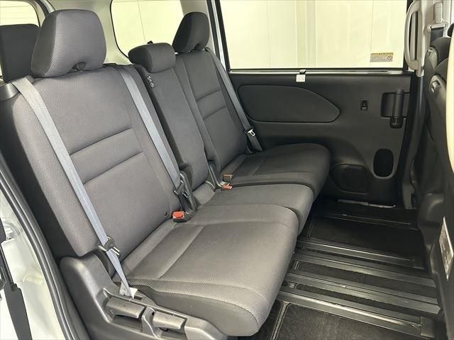 Nissan SERENA 2016-09 15853-18