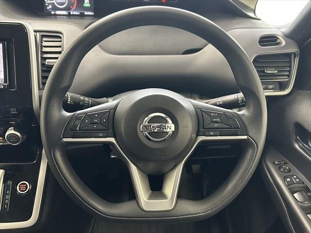 Nissan SERENA 2016-09 15853-24