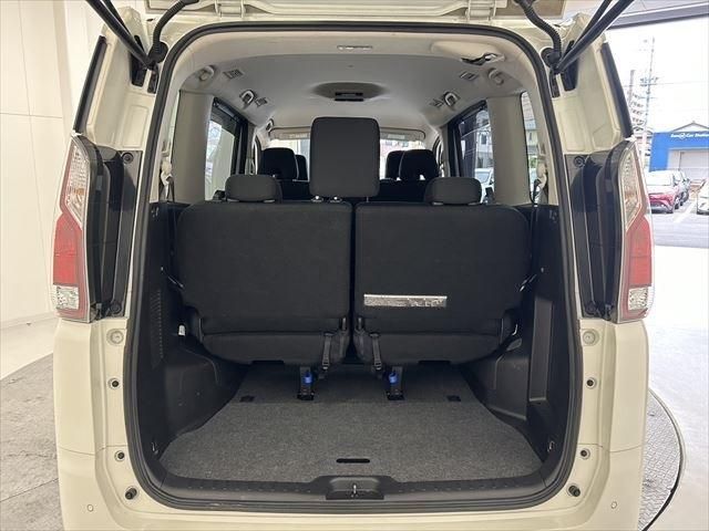 Nissan SERENA 2016-09 15853-23