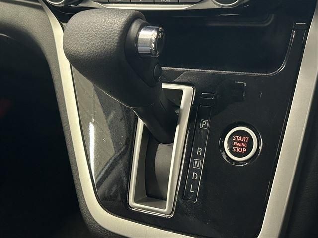 Nissan SERENA 2016-09 15853-25