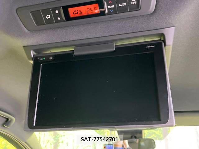 Toyota NOAH 2018-07 227143-3