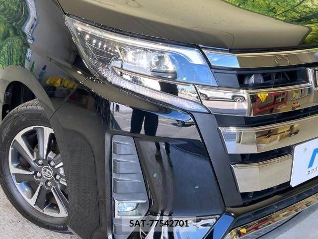 Toyota NOAH 2018-07 227143-13