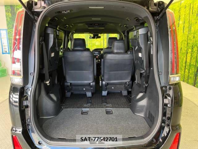 Toyota NOAH 2018-07 227143-11