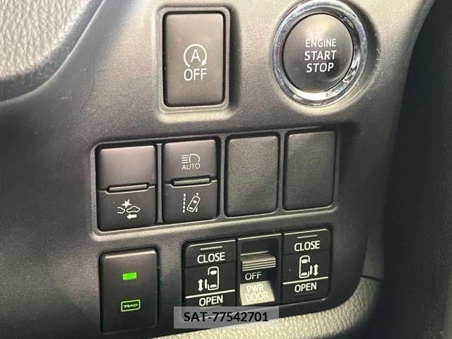 Toyota NOAH 2018-07 227143-7