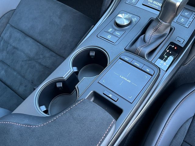Lexus IS 2023-02 9308-14