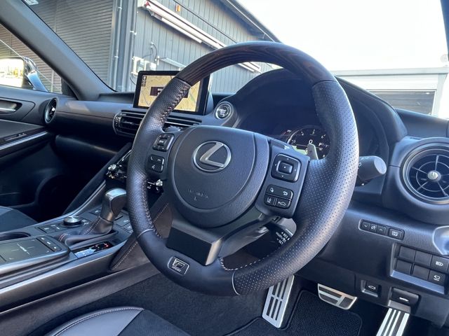 Lexus IS 2023-02 9308-9