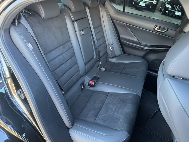 Lexus IS 2023-02 9308-15