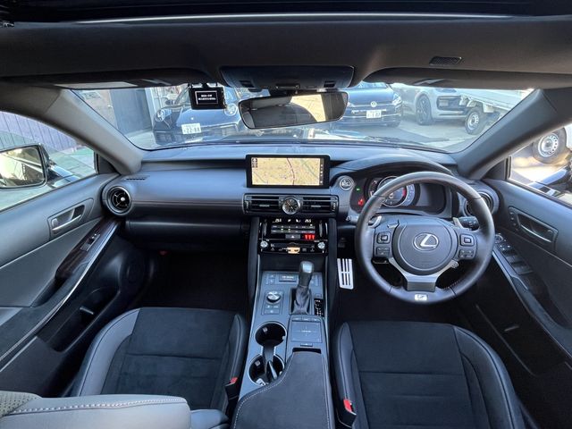 Lexus IS 2023-02 9308-8
