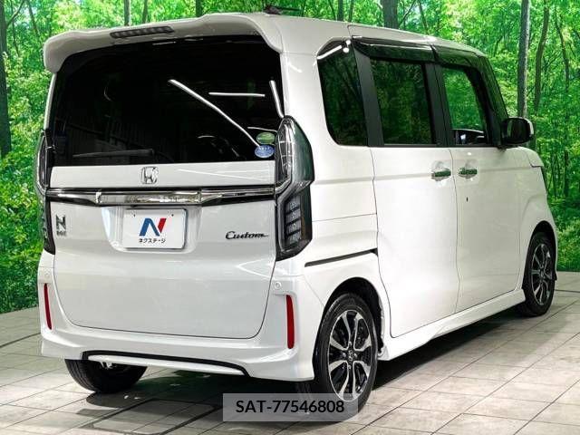 Honda N BOX CUSTOM 2019-05 211549-17