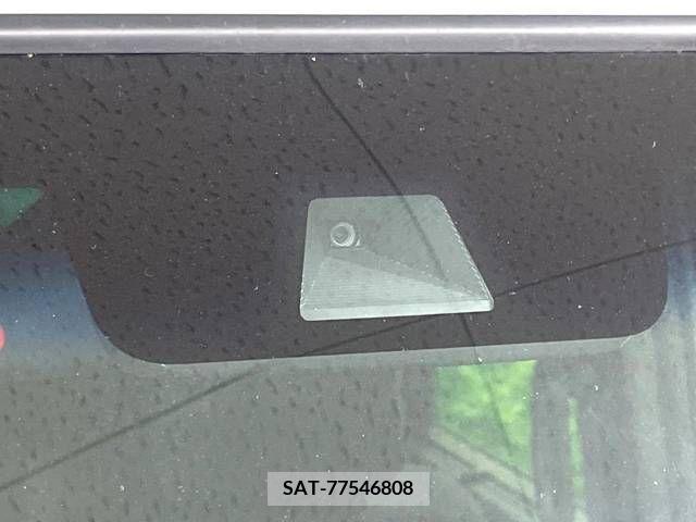 Honda N BOX CUSTOM 2019-05 211549-2